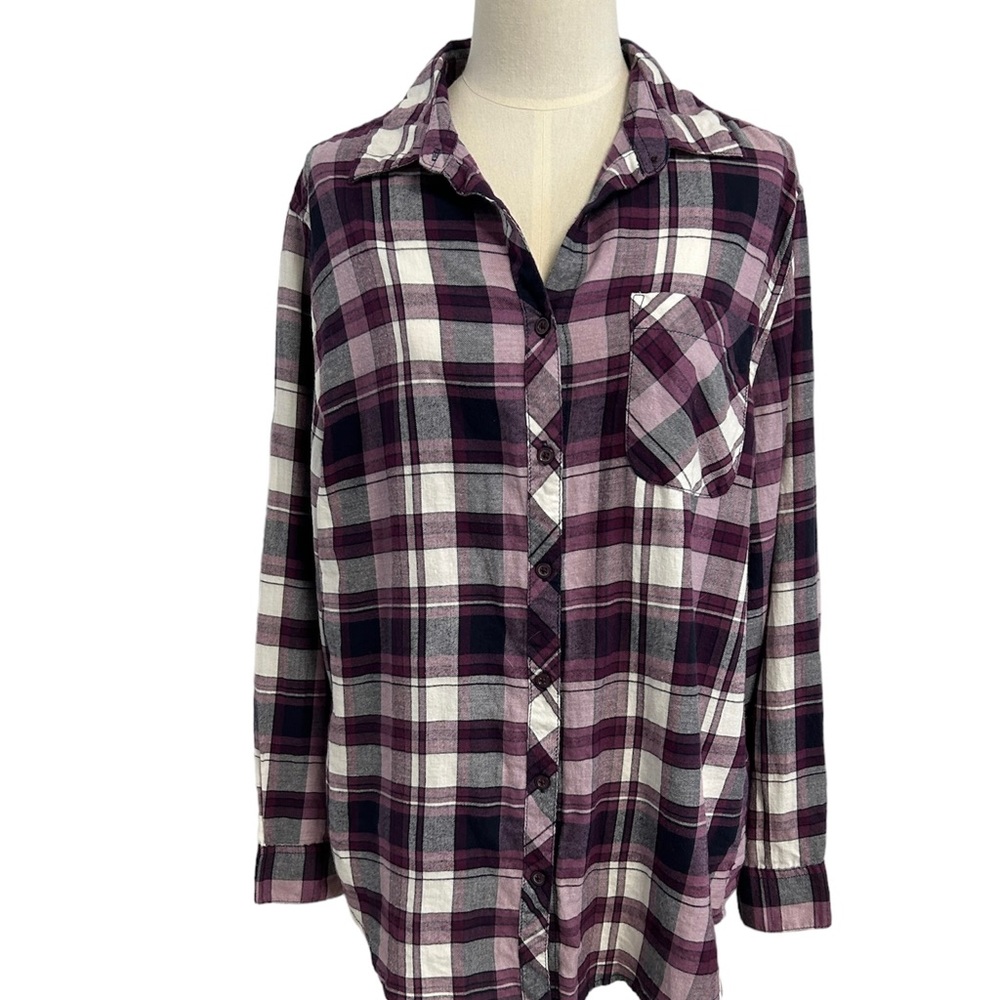 Confess purple plaid long sleeve button shirt womens size‎ medium.